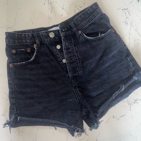 zara black denim shorts - Picture 2 of 4
